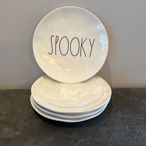 Set of 4 SPOOKY - Rae Dunn plates - Picture 1 of 1